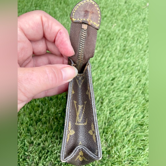 Auth Louis Vuitton Monogram Pouch Clutch Date-code 1989 France - Picture 9 of 12